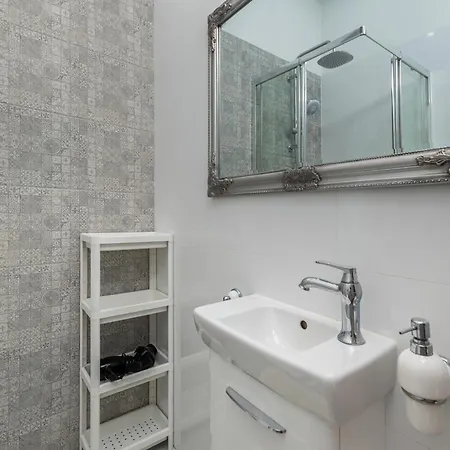 Daire Aleja Wyzwolenia 14a By Homeprime *